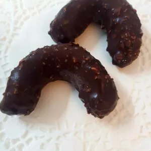 פרסה אגוזים מצופה